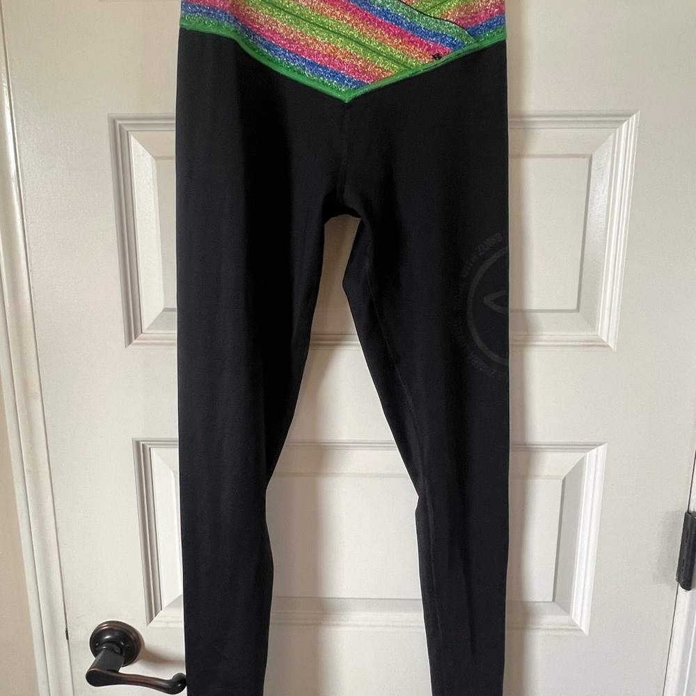 Zumba Fitness black Leggings with V-Shaped sparkly rainbow Waistband. Size Small